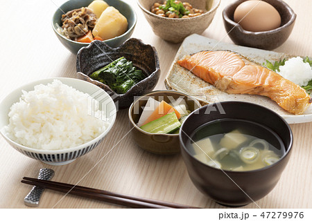 和食の朝食イメージ 47279976