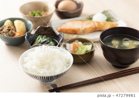 和食の朝食イメージ 47279981