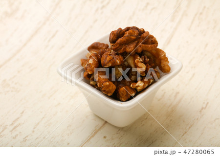 Walnut 47280065