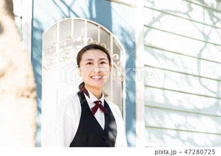 レストランスタッフ 47280725