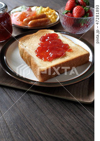 朝食(ジャムトースト） 47281893