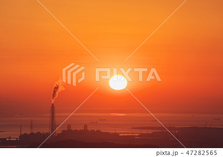 瀬戸内に沈む夕陽 瀬戸内に沈む夕陽 47282565