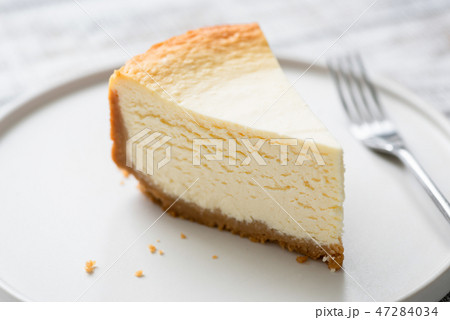 New York Cheesecake Slice On Plate New York Cheesecake Slice On Plate 47284034
