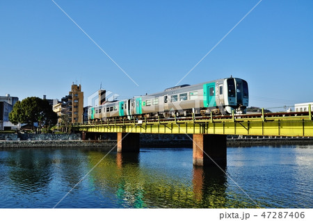 牟岐線(徳島・阿波富田間)を走る普通列車(1500形) 牟岐線(徳島・阿波富田間)を走る普通列車(1500形) 47287406