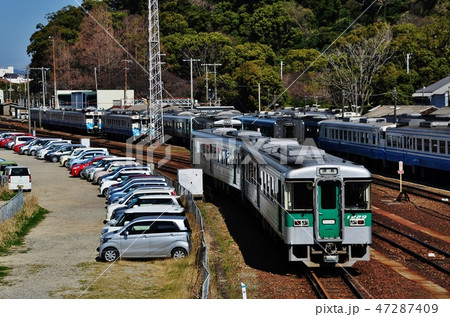 牟岐線(徳島・阿波富田間)を走る普通列車(1200形) 牟岐線(徳島・阿波富田間)を走る普通列車(1200形) 47287409