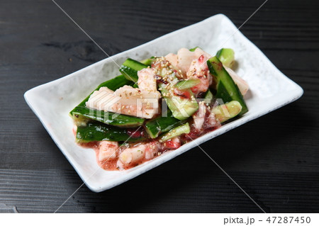 きゅうりと山芋の梅肉和え 47287450