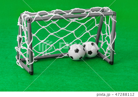 Toy football field and gate 47288112