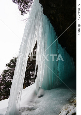 奥日光 庵滝氷瀑 氷柱の裏側 奥日光 庵滝氷瀑 氷柱の裏側 47294815