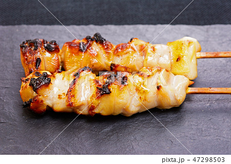 おいしい焼き鳥モモ肉塩 47298503