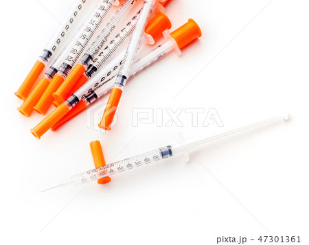 Several insulin syringes for for injection white isolated background 47301361