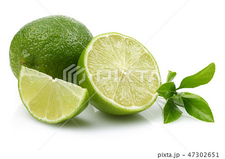 Sliced fresh lime fruits with leaves 47302651