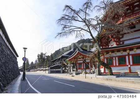 和歌山県・高野山の町並み・成福院・摩尼宝塔 47303484