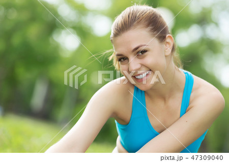 Girl practicing stretching exercises 47309040