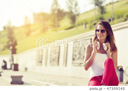 Teenager girl having time in outdoors Teenager girl having time in outdoors 47309148