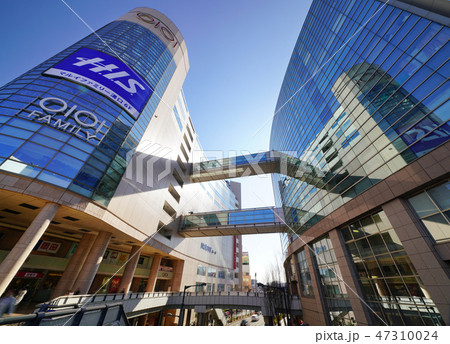 日本の川崎都市景観　武蔵溝ノ口駅（溝の口駅）前などの街並みを望む 47310024