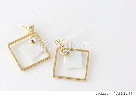 四角いピアス 四角いピアス 47311244