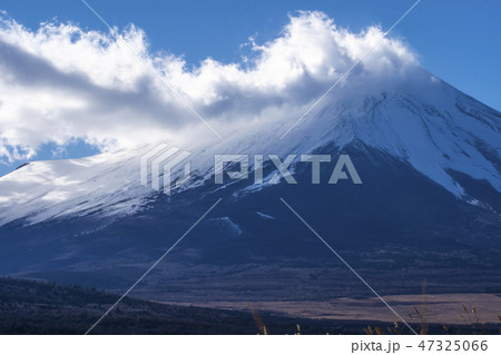 旗雲をまとった富士山 旗雲をまとった富士山 47325066