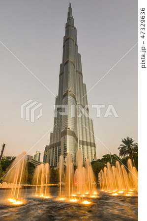 Dubai Burj Khalifa at night Dubai Burj Khalifa at night 47329636