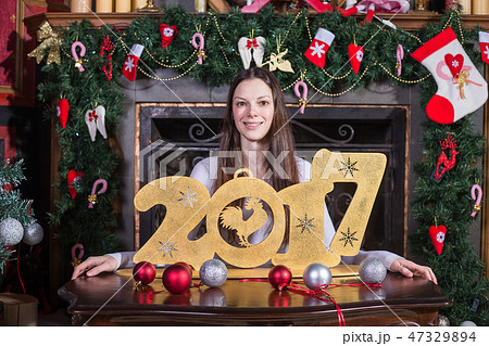woman and figures in 2017 47329894