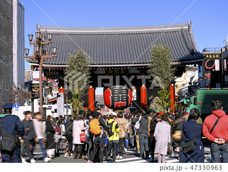 日本の東京都市景観 浅草寺などを望む(歩行者天国)。平成最後のお正月=平成31年1月2日撮影 日本の東京都市景観 浅草寺などを望む(歩行者天国)。平成最後のお正月=平成31年1月2日撮影 47330963