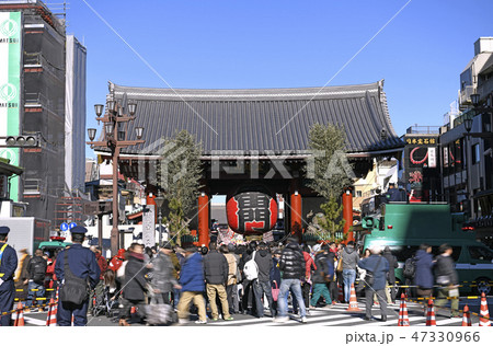 日本の東京都市景観 浅草寺などを望む(歩行者天国)。平成最後のお正月=平成31年1月2日撮影 日本の東京都市景観 浅草寺などを望む(歩行者天国)。平成最後のお正月=平成31年1月2日撮影 47330966