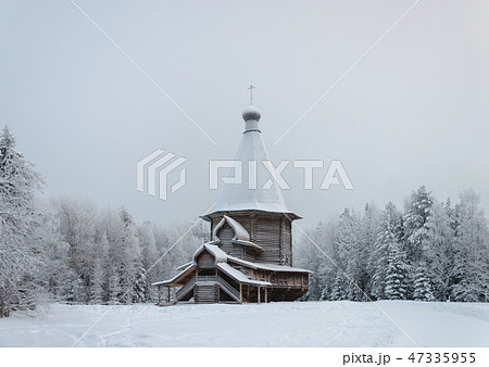 Old country wooden church in Northern Russia Old country wooden church in Northern Russia 47335955