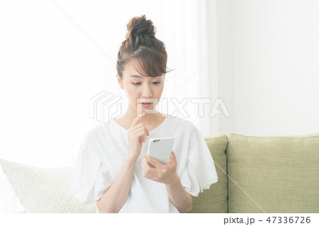 young woman 47336726