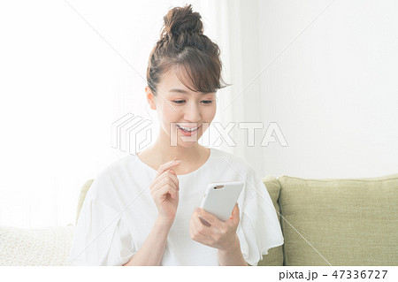 young woman 47336727