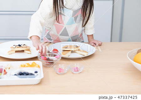 親子 ホットケーキ 親子 ホットケーキ 47337425