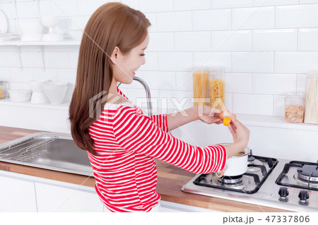 Beautiful young woman's daily life concept photo 049 47337806