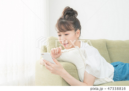 young woman 47338816