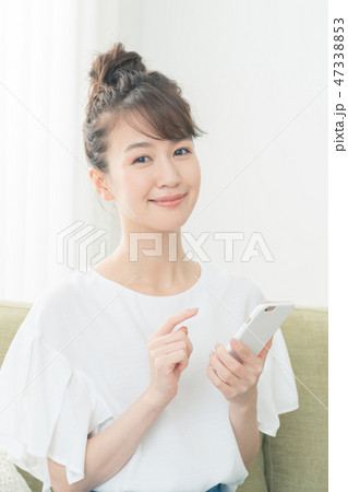 young woman 47338853