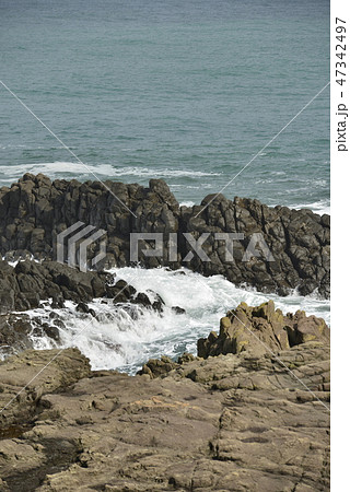 【兵庫県　香住海岸】流紋岩の磯 47342497