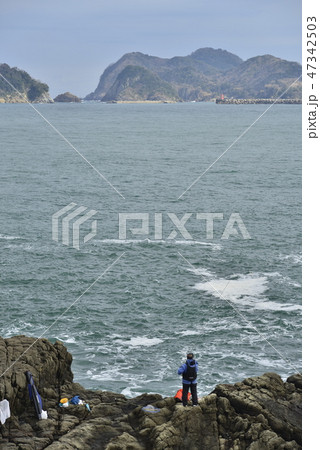 【兵庫県 香住海岸】冬の釣り人 【兵庫県 香住海岸】冬の釣り人 47342503