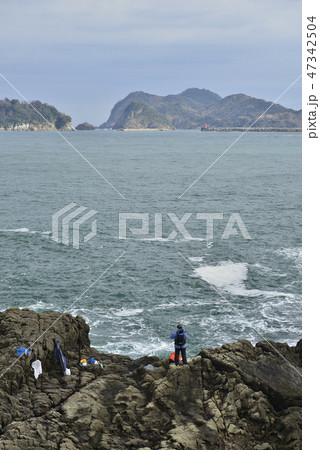 【兵庫県 香住海岸】冬の釣り人 【兵庫県 香住海岸】冬の釣り人 47342504