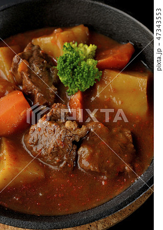 スキレットにビーフシチュー 47343553