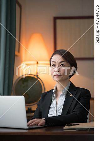 女性検事 女性検事 47344755