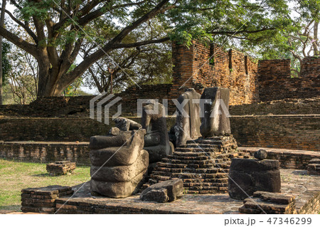 Wat Phra Si Sanphet headless statues Wat Phra Si Sanphet headless statues 47346299