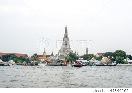 Wat Arun and river Wat Arun and river 47346565