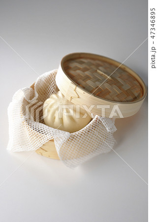 蒸籠と中華まん 47346895