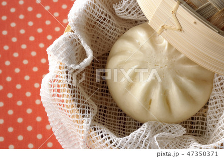 蒸籠と中華まん 47350371