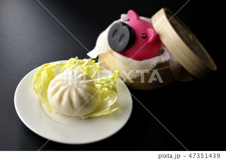 蒸籠の中のブタ 47351439