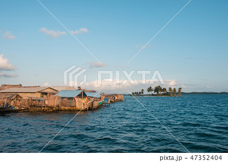 Kuna village on island, Guna Yala, San Blas Island 47352404