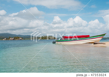 beach, boat and island village background Panama beach, boat and island village background Panama 47353024