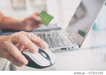 Paying online with credit card 47353195