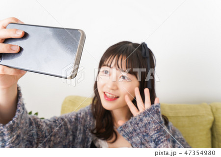 動画配信・ライブ配信・自撮りイメージ 動画配信・ライブ配信・自撮りイメージ 47354980