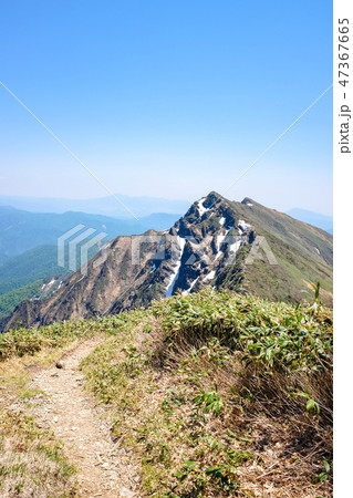 春の谷川岳登山 （一ノ倉岳より谷川岳を望む） 47367665