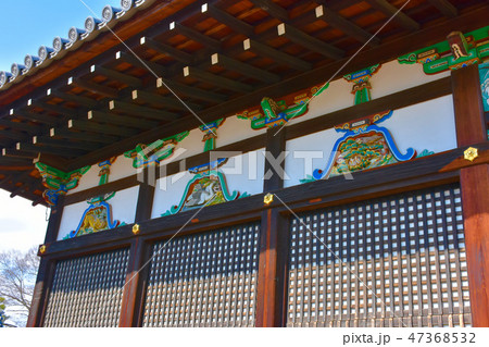 御香宮神社  本殿　極彩色の彫刻 47368532