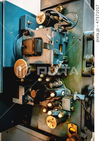 Old cinematographic analogue machinery Old cinematographic analogue machinery 47371017