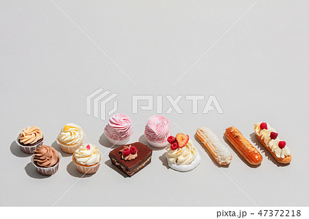 Sweet dessert composed in two rows. Sweet dessert composed in two rows. 47372218